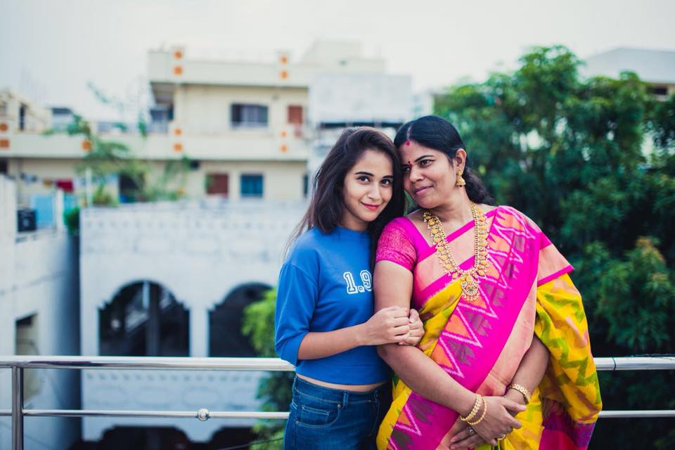   Deepthi Sunaina  with her mother