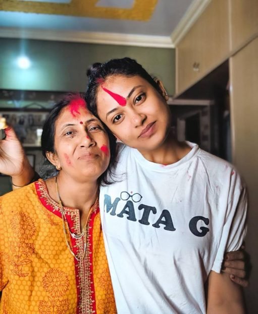 Niharicka Singh with her mother