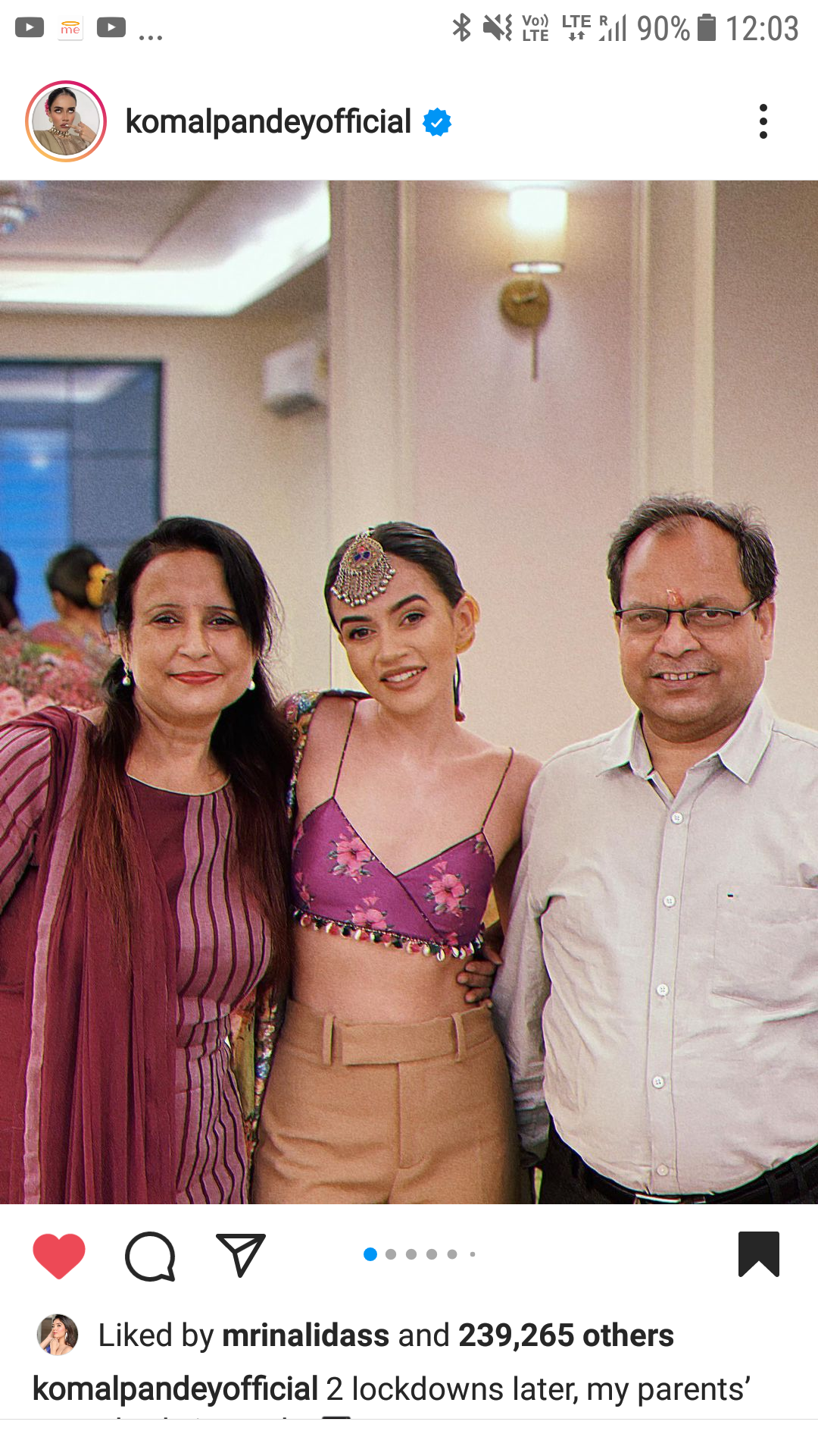 Komal Pandey with her Parents