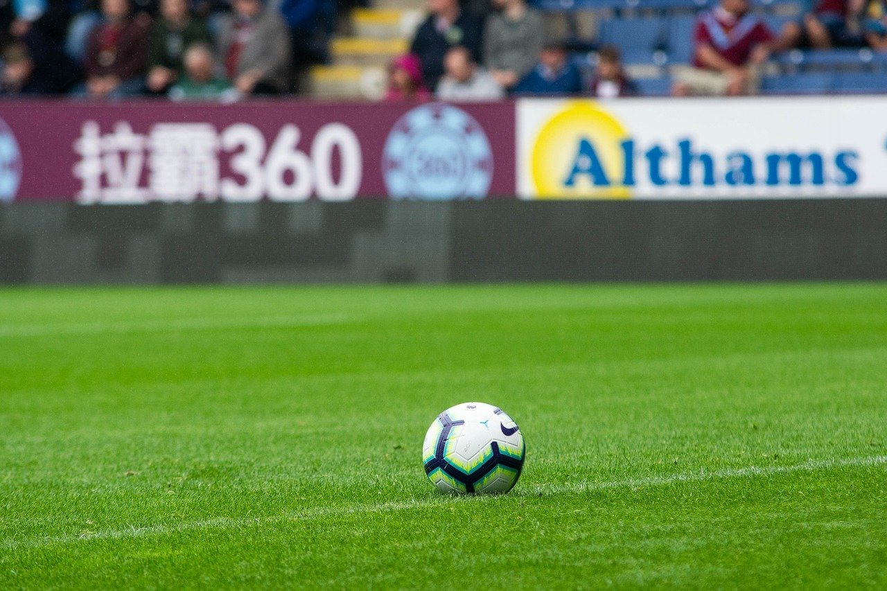 Reina Returns to Premier League With Aston Villa