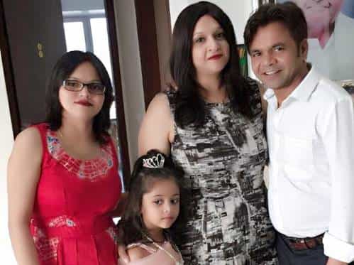 Radha Rajpal Yadav with Wife and daughters