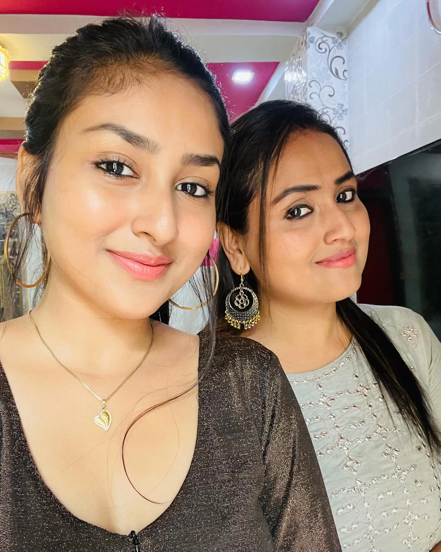 Anchal Sahu with her mother