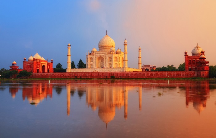 Famous places to visit in agra