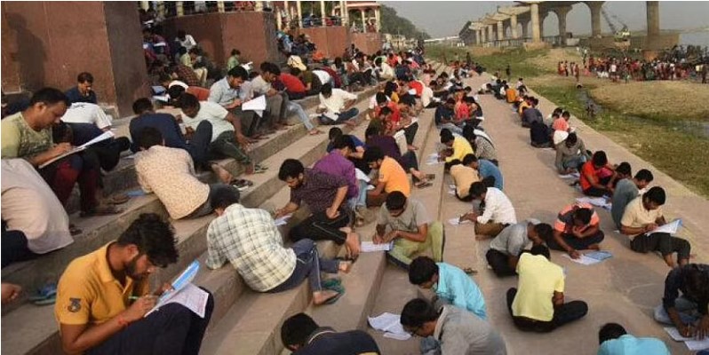 Students drawn to attend mock tests conducted on the ghats of Ganga