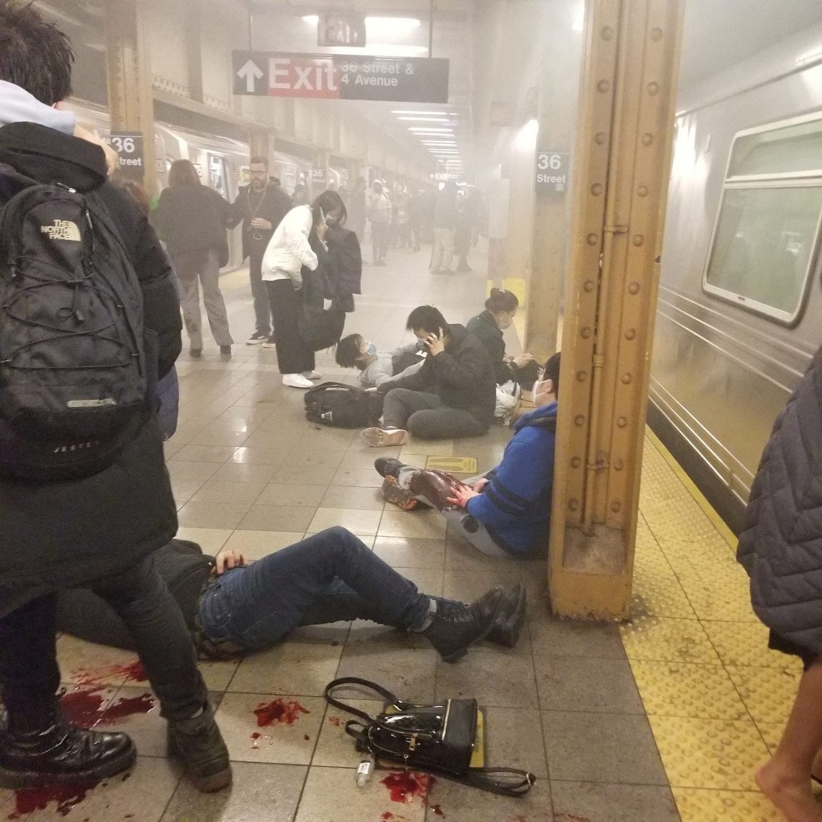 Shooting incident in New York subway, 13 people injured