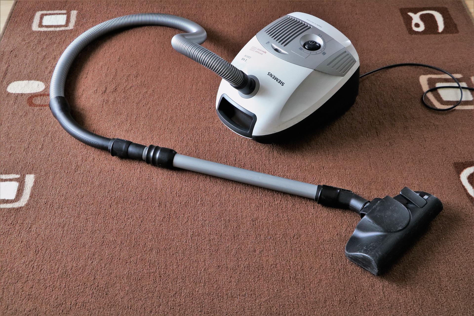 Does a vacuum cleaner need cleaning?