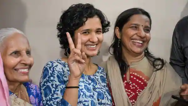 UPSC results declared, Shruti Sharma take top position as women clinch 1st 2nd and 3rd spots
