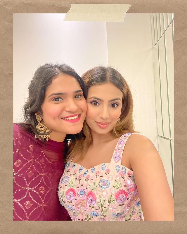 Aashna Hegde with her friend