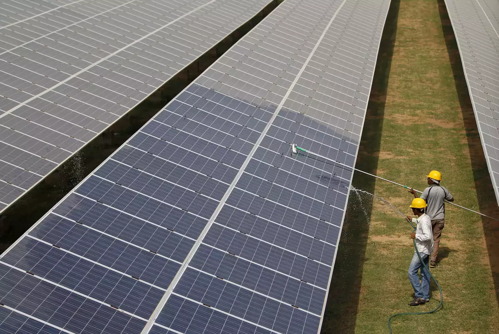 india's largest floating solar power plant in telangana