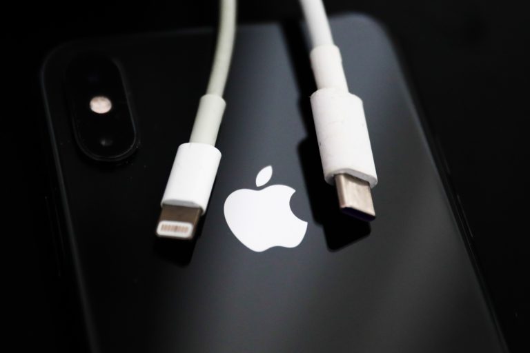 Govt mulling over plans to introduce one common charging cable for all devices