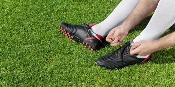 how to choose soccer shoes