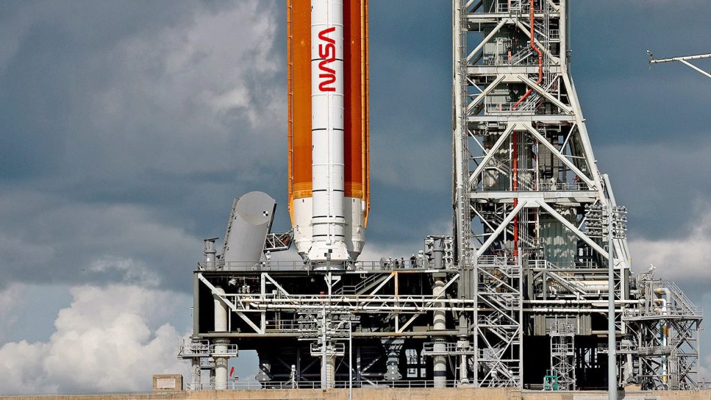 NASA aborts moon rocket launch for 2nd time, hydrogen leak problems to blame
