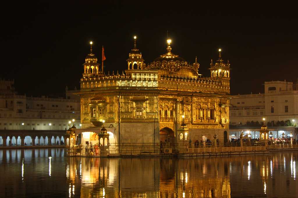 Gloden Temple is heritage tourism place in india 