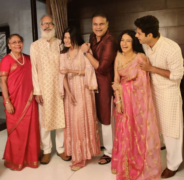 Himalaya Dasani with his family