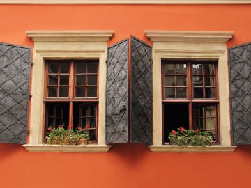 How to Prepare Vinyl Windows for Painting?