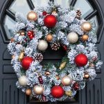 Modern Christmas Wreath Open for Christmas
