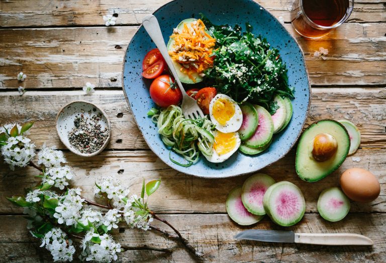 How Eating Well Can Improve Your Physical and Mental Health