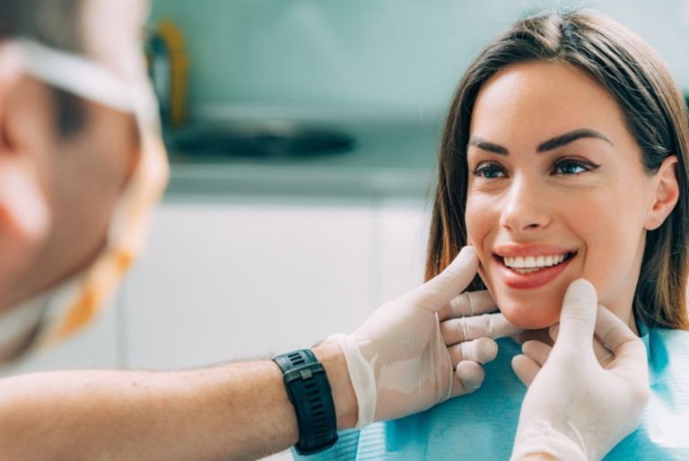 8 Things to Consider while Finding the Appropriate Cosmetic Dentist