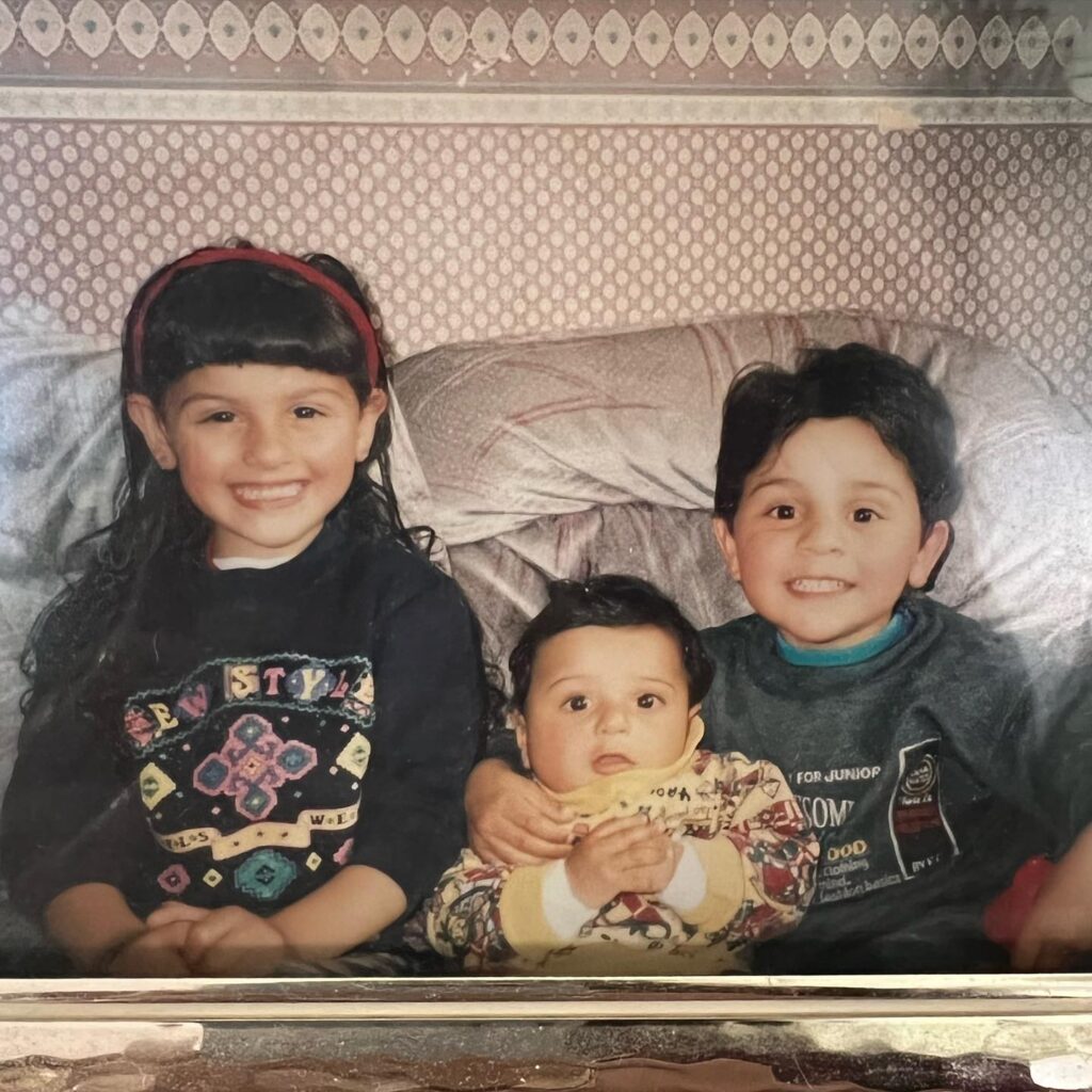 SSSniperWolf with her siblings