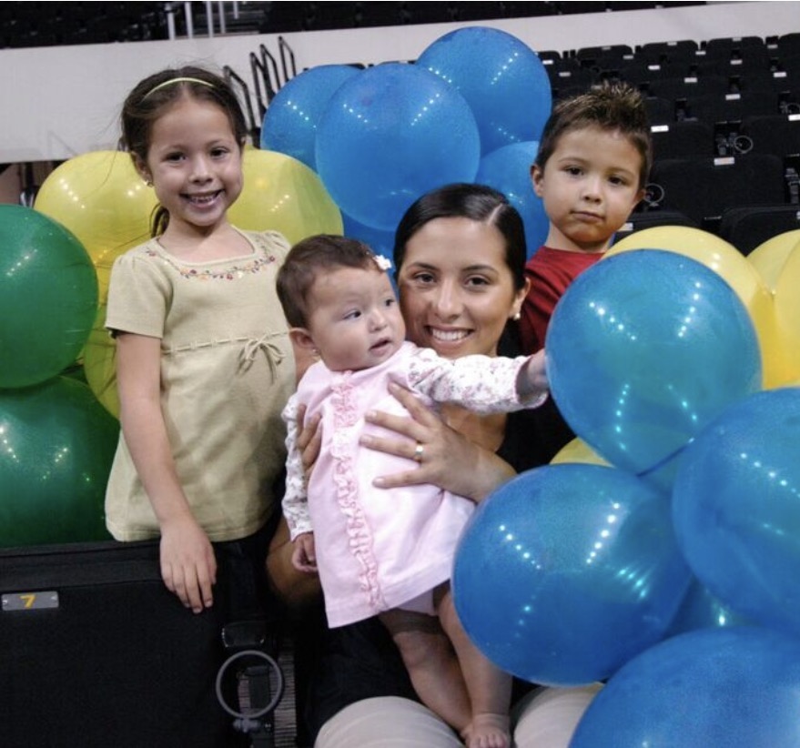 Childhood Picture of Angela Aguilar with her mother and siblings