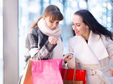 Advantages Of Shopping In Person Rather Than Online