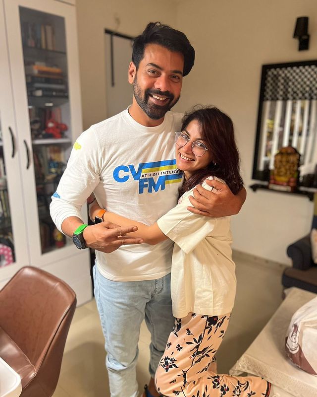 Sriti Jha with her co-actor