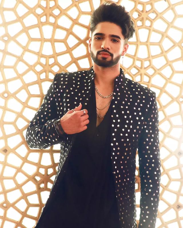 Zeeshan Khan image