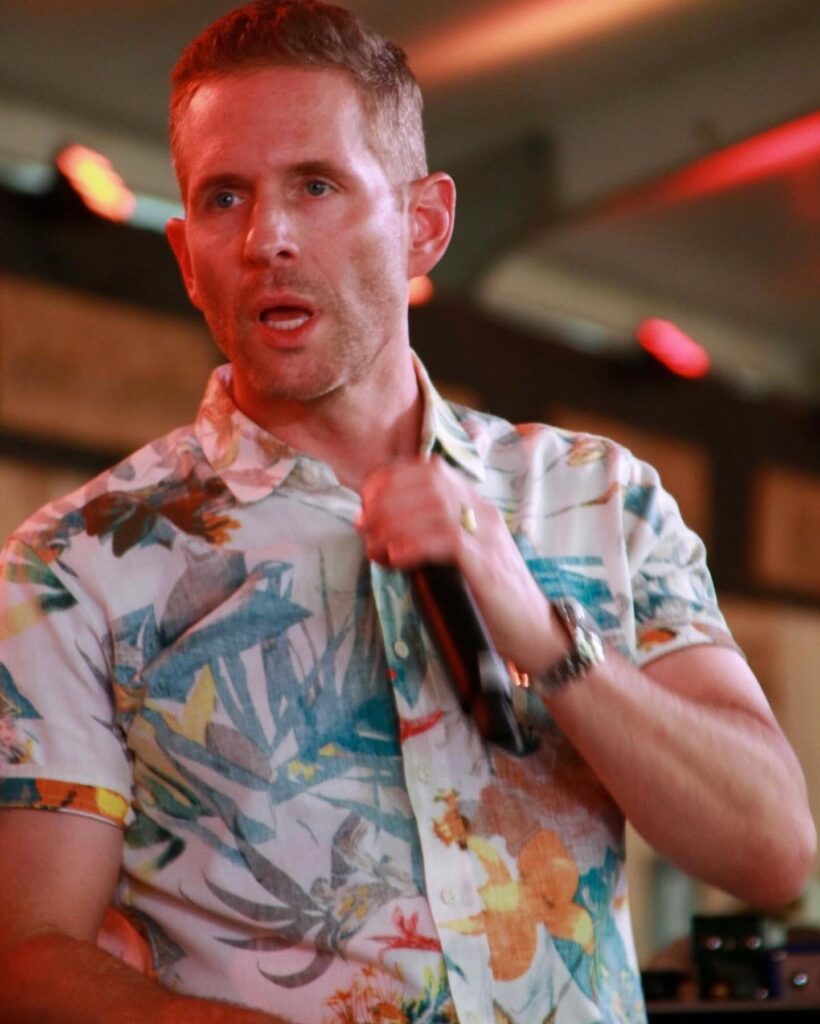 Glenn Howerton: Wiki, Biography, Age, Height, Career, Family, Wife, Net Worth, and many more 3 Glenn Howerton Image