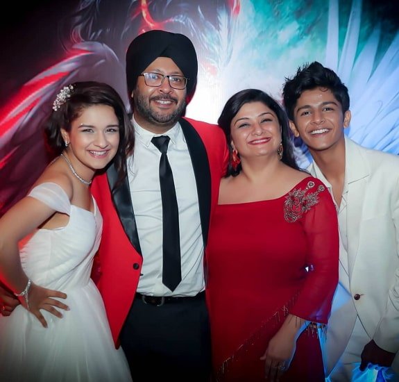 Avneet Kaur with her family