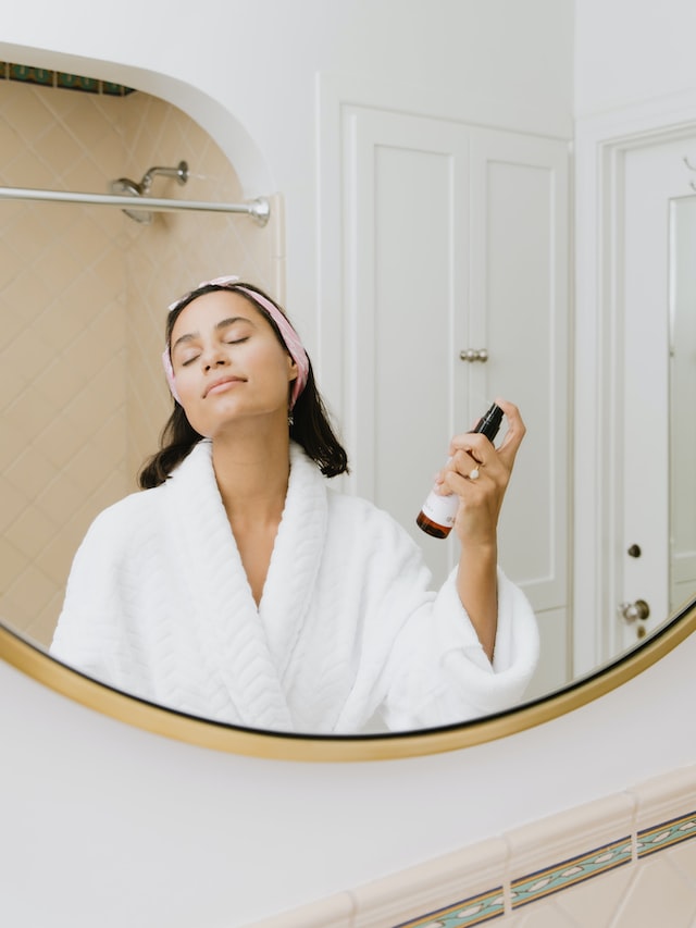 An easy 6-step skincare routine with natural products 