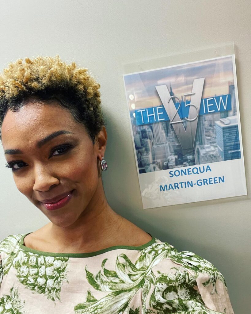 Sonequa Martin-Green Photo