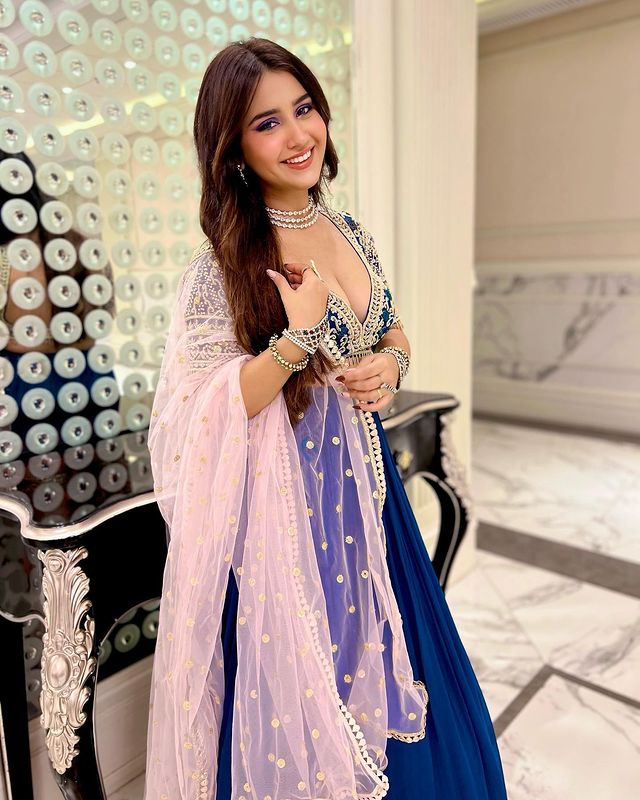 Roshni Walia image