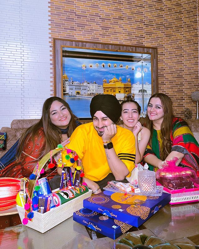 Rohan Preet Singh with his sisters