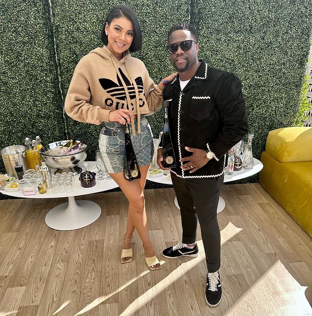 Kevin Hart with his wife