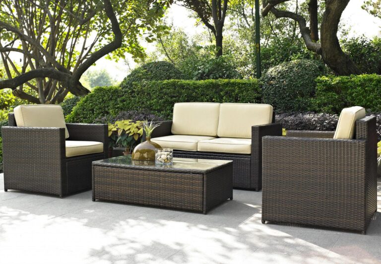 How to select commercial patio furniture for your business?