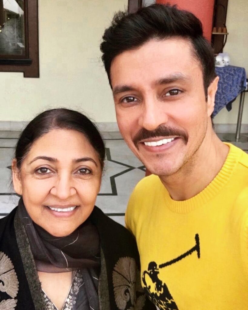 Darshan Kumar with his mother 