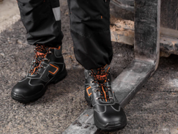 Choosing the Right Men's Safety Trainers for Your Job