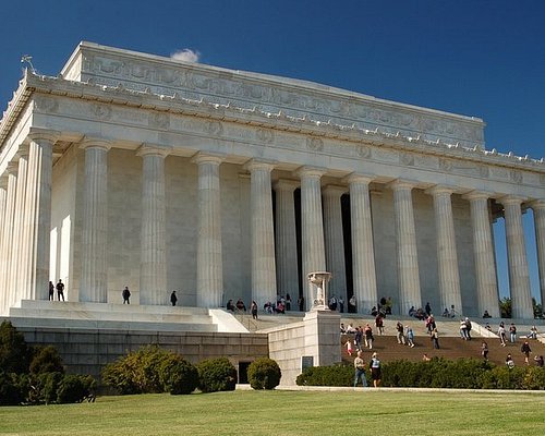 Touring Washington D.C. in 24 Hours: A Guide to the Must-See Sights