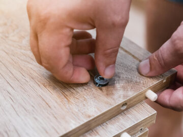 The Ultimate Guide to Removing Stripped Screws Easily: 10 Expert Tips