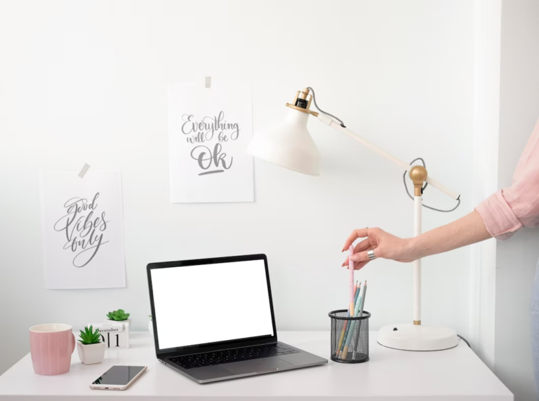 Top 5 Trendy Wall Decals for A Creative Workplace