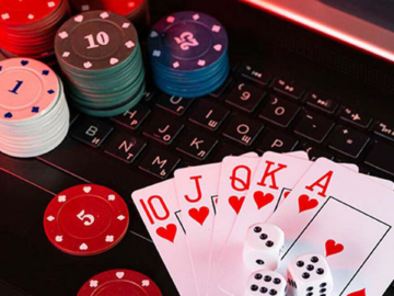 How to Get Free Play at Online Casinos