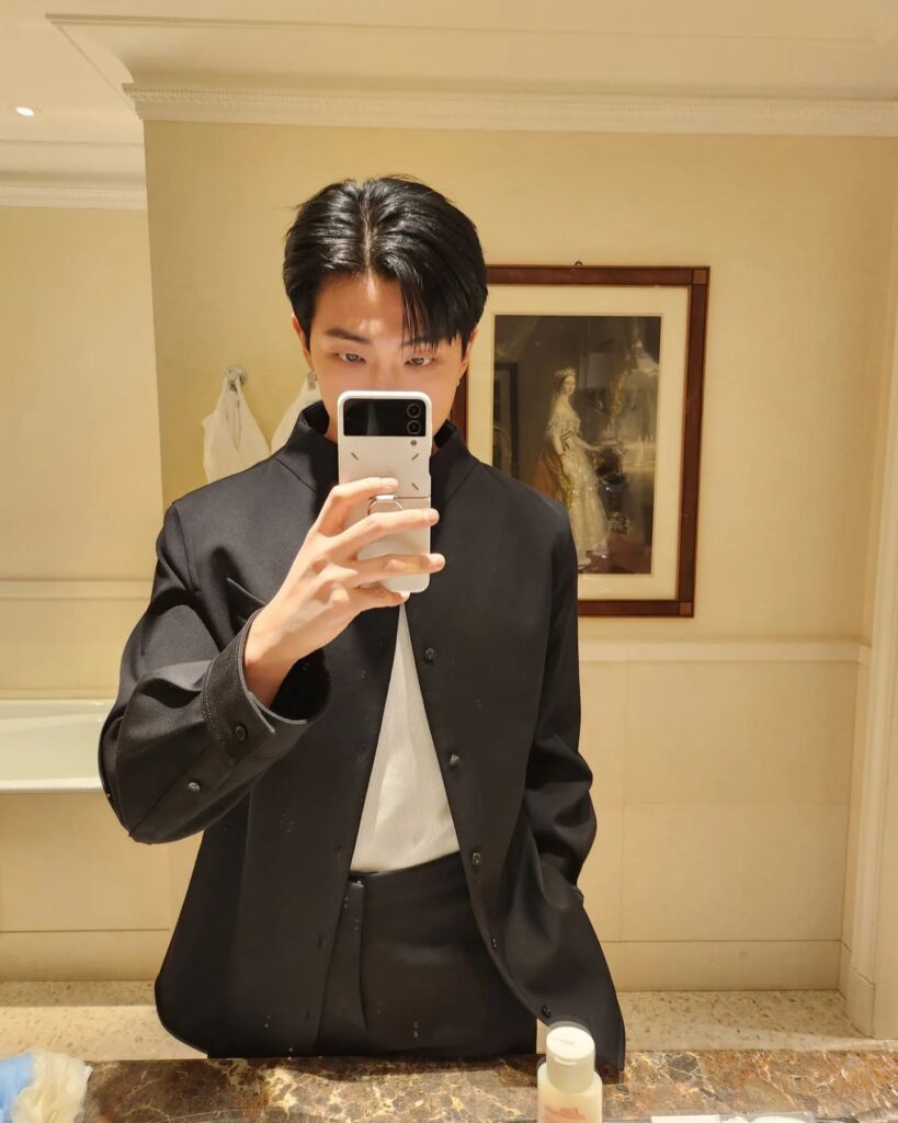 Kim Namjoon: Wiki, Biography, Age, Family, Career, Net Worth, Girlfriend, and More 3 RM is a well-known stage name for Kim Nam-Joon, a South Korean rapper, singer, composer