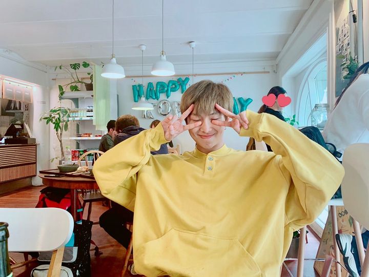 Kim Namjoon: Wiki, Biography, Age, Family, Career, Net Worth, Girlfriend, and More 9 His age is 28 years (as of 2023).