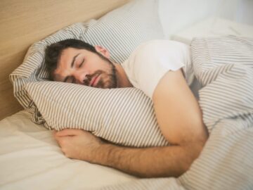 Symptoms of High Blood Pressure While Sleeping