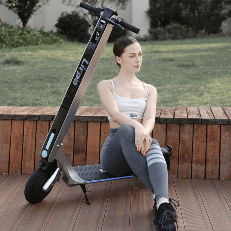 breakthrough technology ! AOVO lirpe R1 the First Solar Electric Scooter on the market