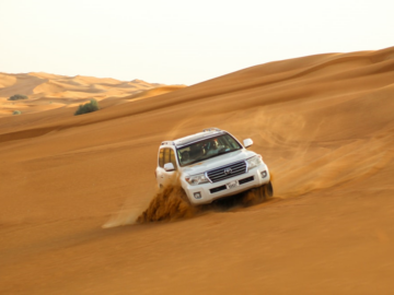 Dune buggy riding in Dubai