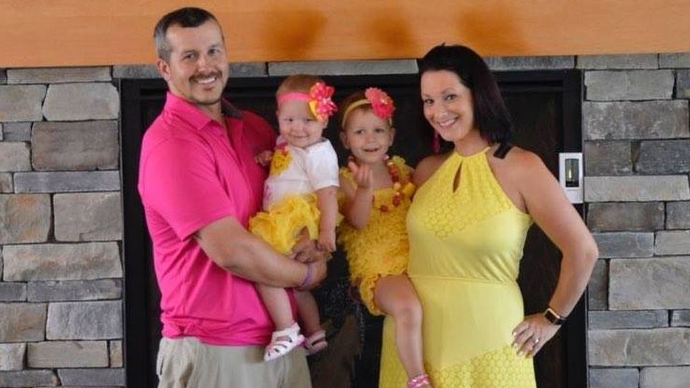 Chris Watts with his family image