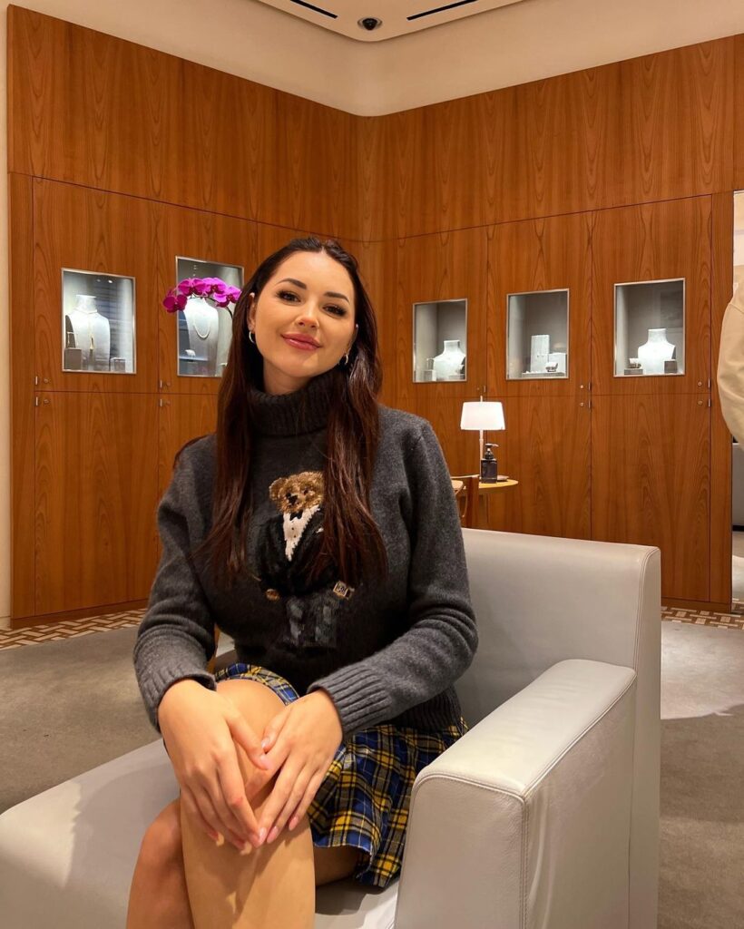 Anna Paul image