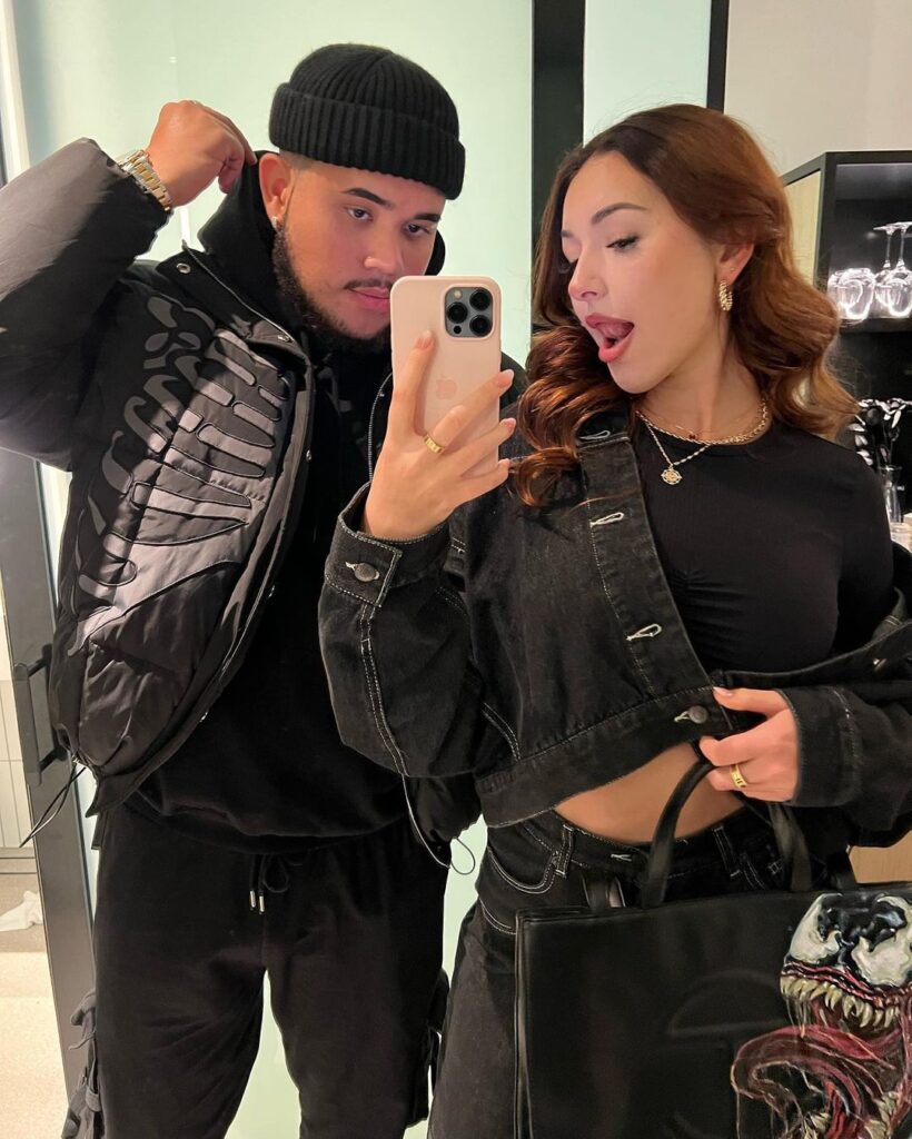Anna Paul with her boyfriend image