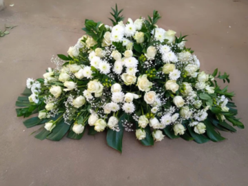 Crafting a Unique Funeral Wreath: A Heartfelt Tribute with Personalized Elegance